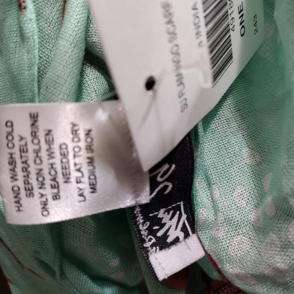29 Palms Women's Flamingo Pattern 100% Rayon Scarf New - Picture 4 of 4